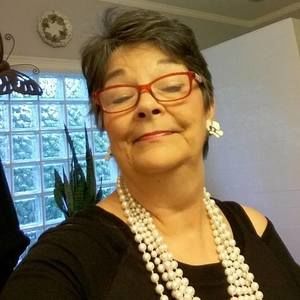 Meet your Posher, Debbie